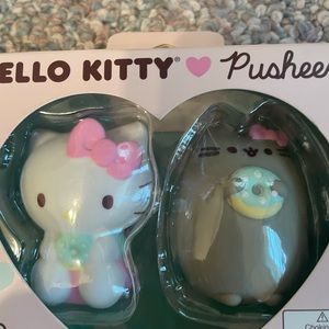 NEW Hello Kitty and Pusheen Squish Donut Water Filled Figurines